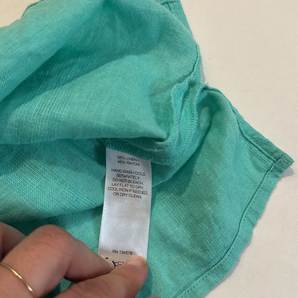 Vineyard vines girls swim cover up- like new! - Picture 4 of 4
